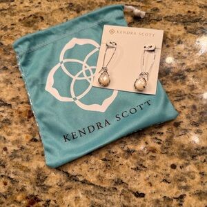 Kendra Scott Dee Dangle Earrings NEW in Box